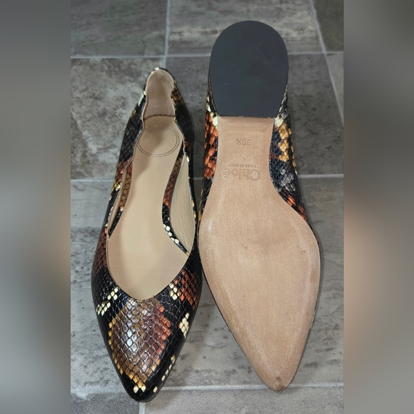 CHLOÉ LAURENA SNAKE EMBOSSED SCALLOPED FLATS. - Picture 7 of 10